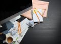 Perché una scrivania disordinata rende più difficile concentrarsi